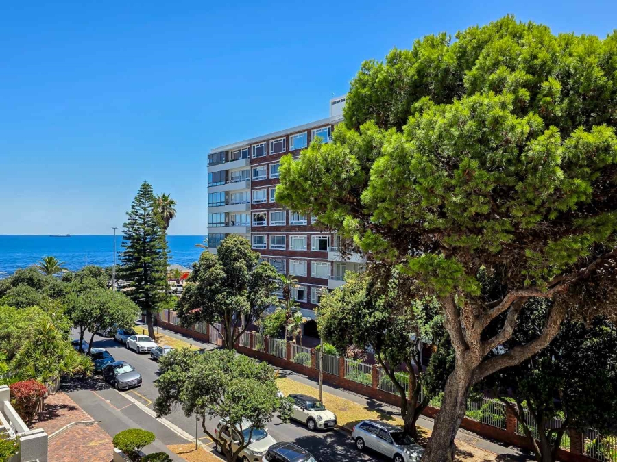 2 Bedroom Property for Sale in Sea Point Western Cape